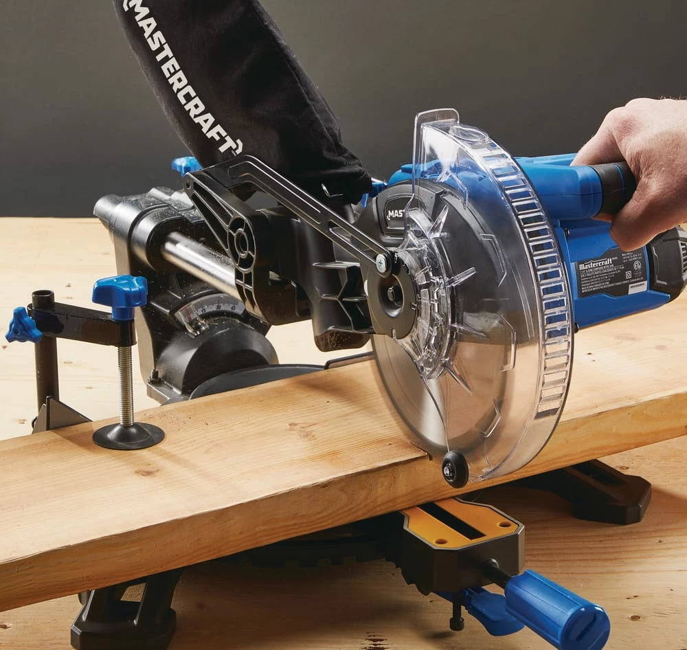Mastercraft 9.5 Amp Single-Bevel Sliding Compound Mitre Saw, 7-1/4-in - Image 8