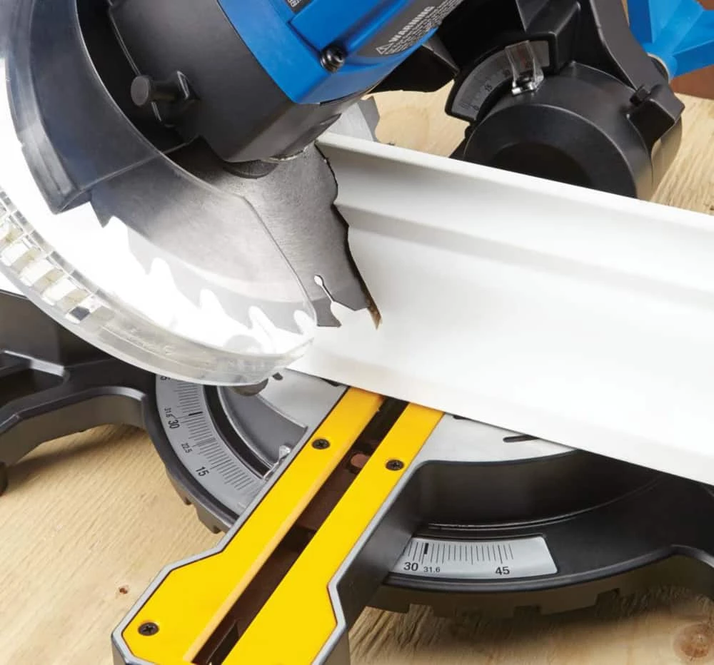 Mastercraft 9.5 Amp Single-Bevel Sliding Compound Mitre Saw, 7-1/4-in - Image 4