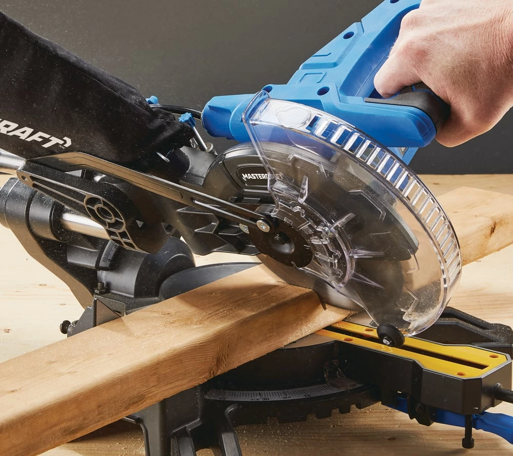 Mastercraft 9.5 Amp Single-Bevel Sliding Compound Mitre Saw, 7-1/4-in - Image 9