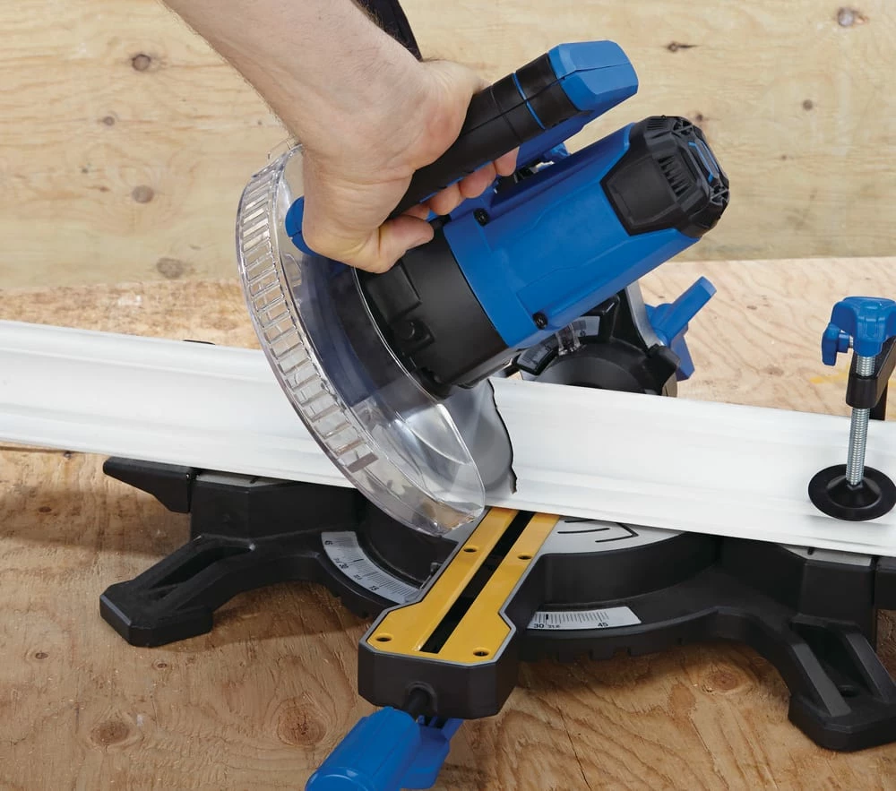 Mastercraft 9.5 Amp Single-Bevel Sliding Compound Mitre Saw, 7-1/4-in - Image 11